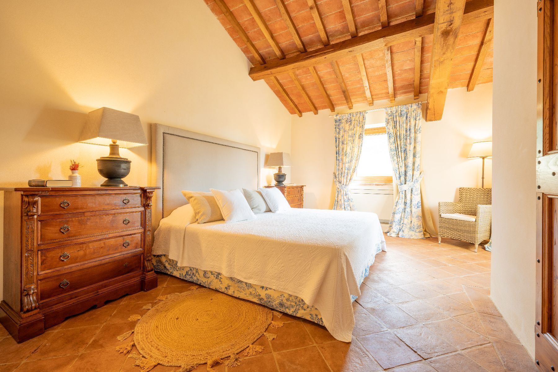 Lampara villa photo.